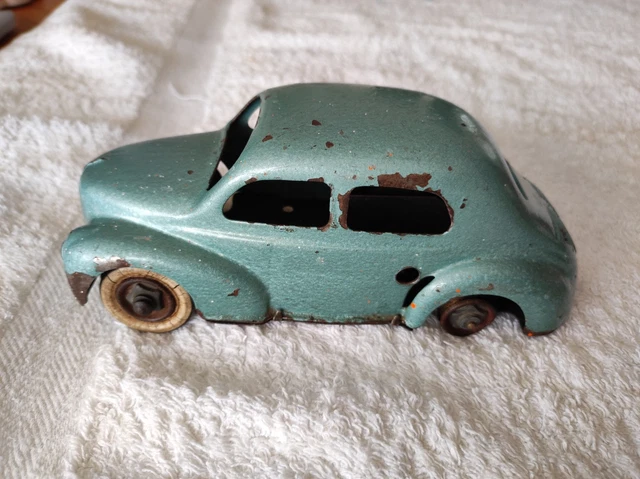 CIJ 1/18 RENAULT DAUPHINE sur base dauphine police jouet ancien tole 21cm EUR 30,00 - FR