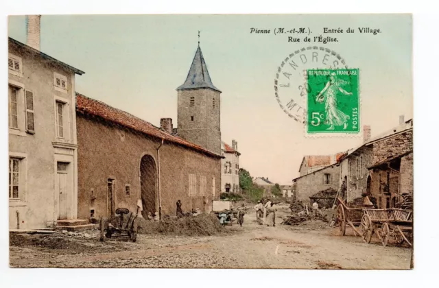 PIENNES Meurthe et moselle CPA 54 l'entrée du village rue de l'église
