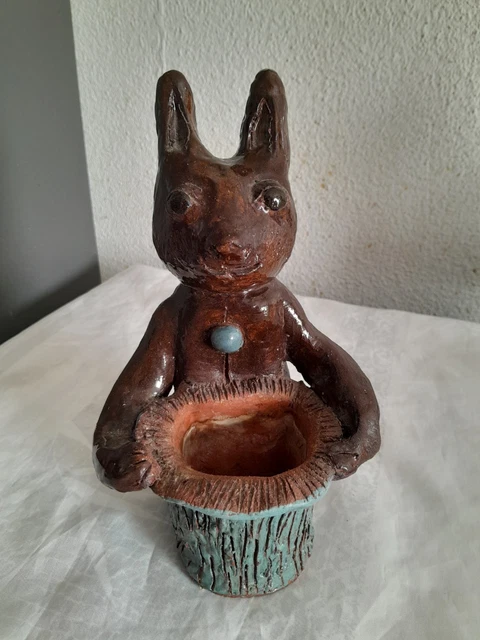 ancien lapin terrine ou boîte en céramique vernis