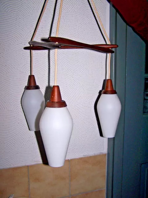 deckenlampe danish teak,3 flammig,opalglas?,60er jahre