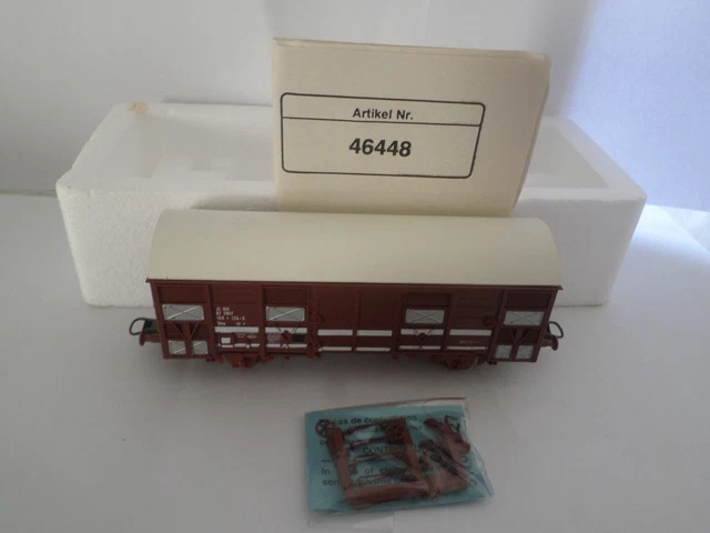 ROCO HO réf. 46444.2 - Wagon couvert court SERNAM (sans boîte