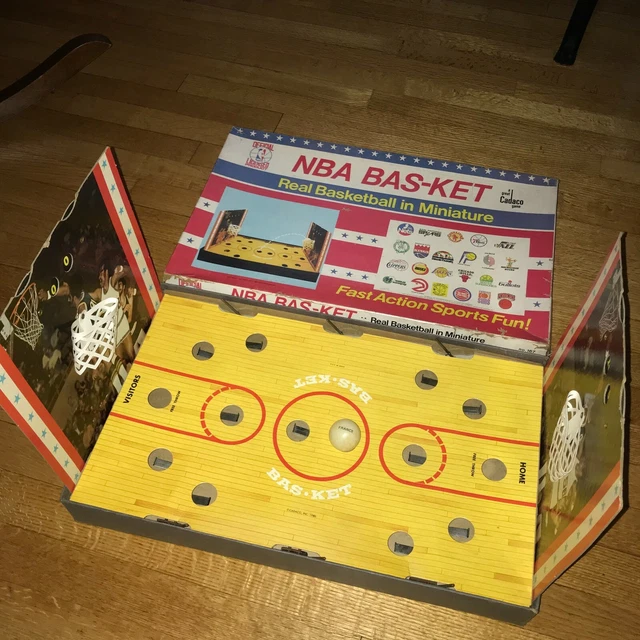 VINTAGE NBA LICENSED BasKet Basketball Cadaco Board Game table 1980 no