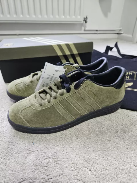 Newton heath deals trainers ebay
