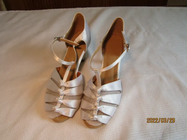 Dyeables Heels Color White Size 9.5  Ankle Strap NEW (A6