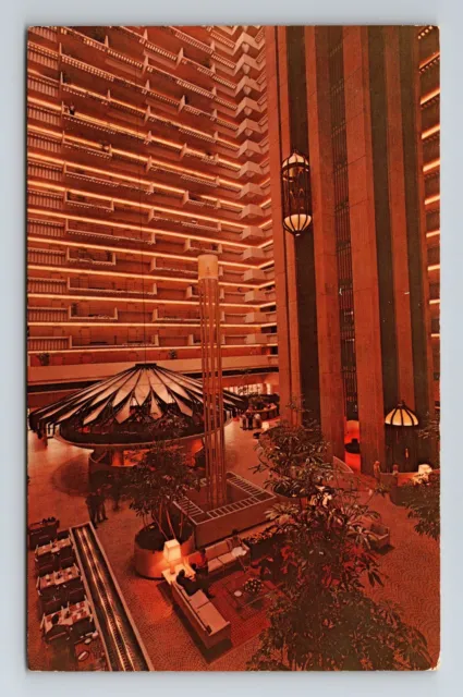 GA-Georgia, Regency Hyatt House Hotel, Circular Atrium Vintage Postcard