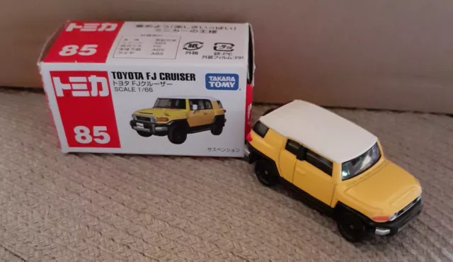 Toyota FJ Cruiser Takara Tomy Tomica Modellauto m.Box