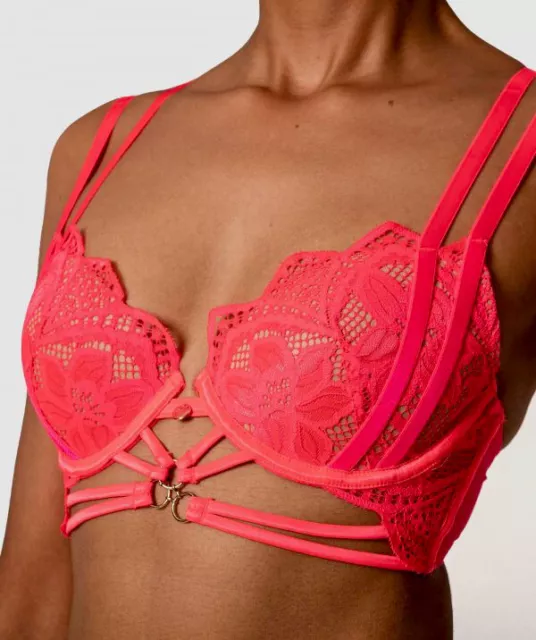 red V STRING SIZE AU8. bras n things. brand new with tags. “VAMP