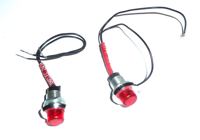 2 Voyants Lumineux Rouge 24 V Amelec En Métal