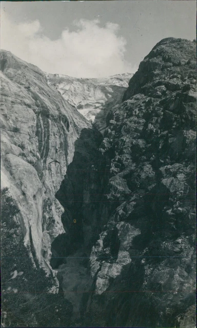 France, les Sources de l&#039;Aveyron Vintage silver print Tirage argentique