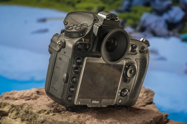 Nikon D800 36.3 MP 3 battery's!  Shutter 20796k 3