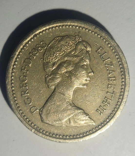 1983 QUEEN ELIZABETH II One Pound coin **RARE** Upside Down Print On