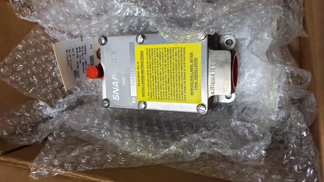 Namco Controls Snap-Lock Limit Switch 180-31302 New w/Open Original Box PLCs