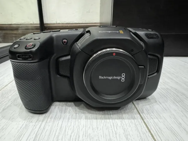 Black Magic Pocket Cinema Camera 4K - Black with 30mm Sigma Lens & 2x Batteries 3