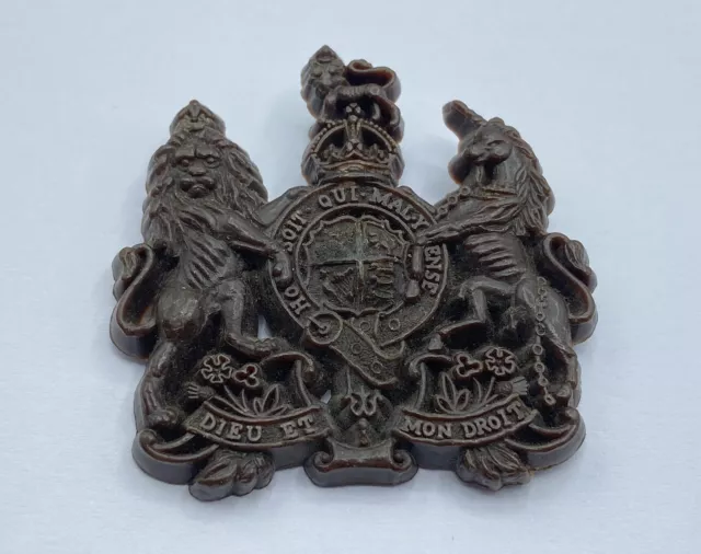 WW2 British Army General Service Economy Plastic Cap Badge Excellent Detail