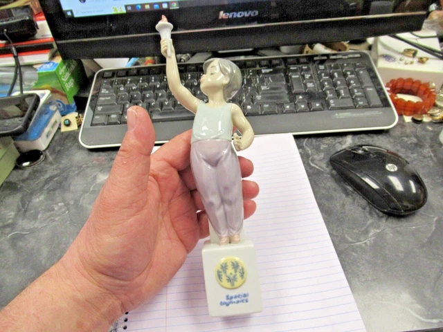 Lladro 7513 Special Olympics Boy Holding Torch Figurine Nice Buy it Now! EXC!