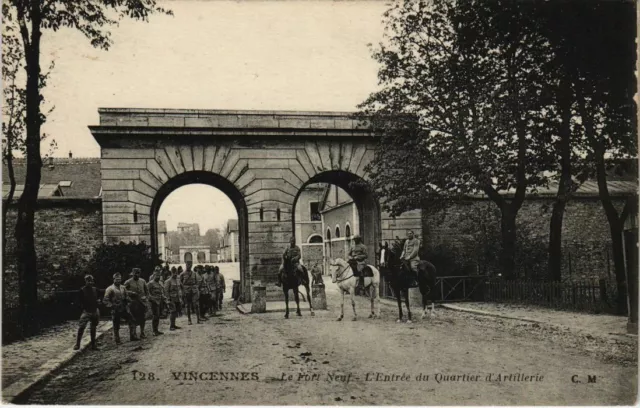 CPA VINCENNES La Poste and, on the right, Avenue du Chateau (65714)