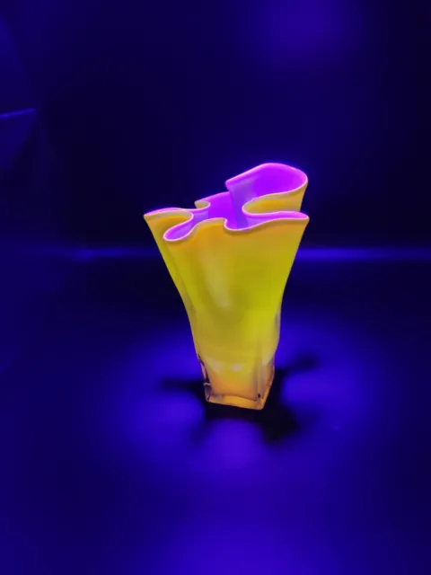 Vintage MCM Handblown Uranium Art Glass Yellow Ruffled Handkerchief Vase