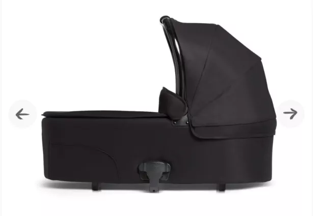 Mamas and papas occarro carbon black bassinet/carrycot, new, still in box.
