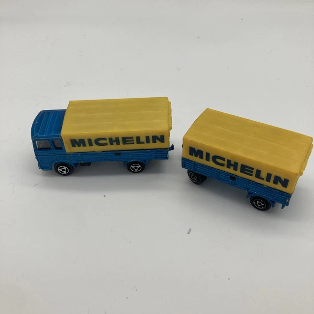 Majorette N°241 – Camion Saviem Bâché Michelin Rouge – 1/100 – Années 80