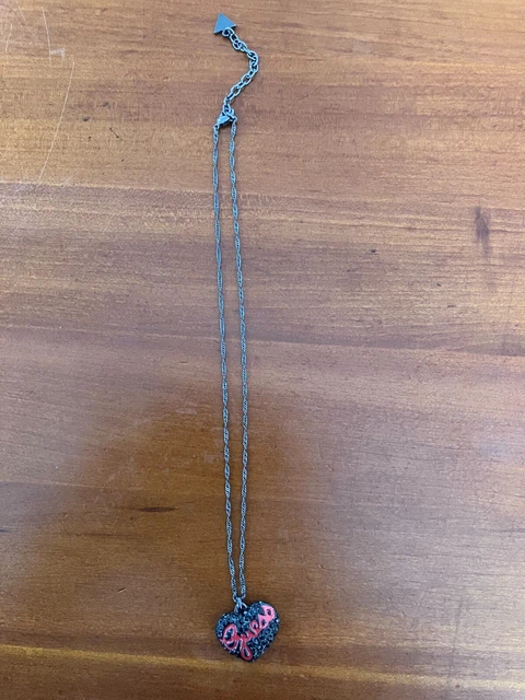 Collier Cœur GUESS Argenté Avec Strass - Magnifique Et Neuf Avec Étiquettes
