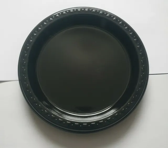 40 x  Black Heavy Duty Round Plastic Plates Disposable Party TABLEWARE 7"/ 18cm