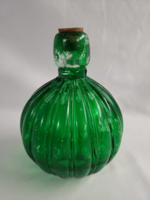 Green Glass Decanter Round Trim with Stopper Liquor Whiskey