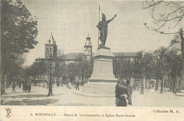 33 Bordeaux Statue Vercingetorix Et Eglise Saint-Seurin
