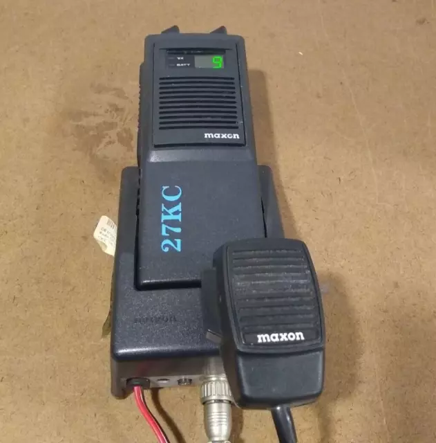 Radio CB Maxon 27 kc con potencias básicas encendidas leer descripción