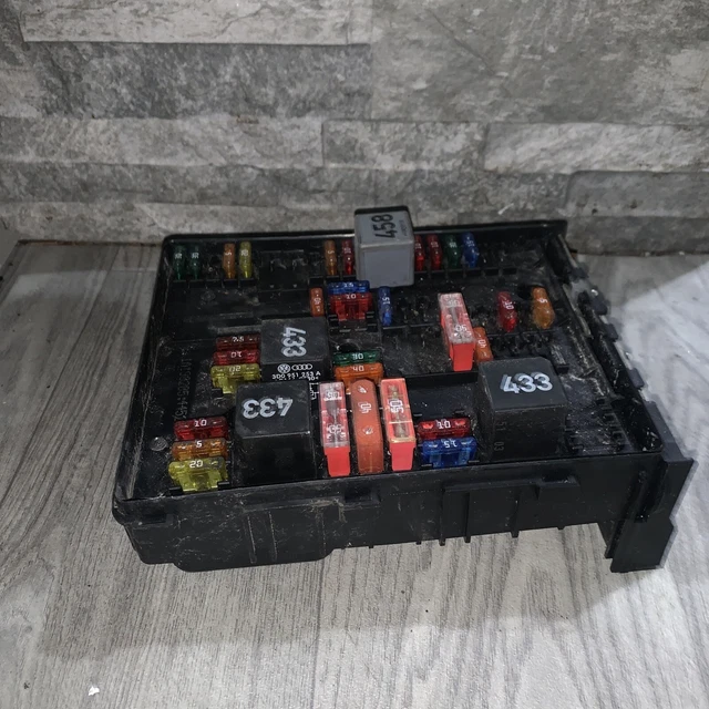 VW JETTA 1K Mk5 Main Relay Fuse Power Distribution Box 1K0937124K £26.