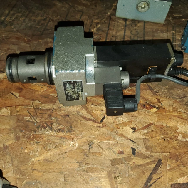 Rexroth FESE 32 Cc20/450LK0B1M 2-Way Proportional Throttle Cartridge Valve