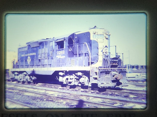 Slide VTG RailRoad EL Erie Lackawanna EMD GP9 No.1262 Secaucus NY 1969 duplicate