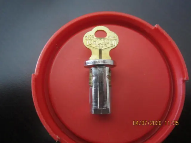 Original Candy Nut Gumball Vending Machine 1-Lock & 1-Key Screw In Type  #1751
