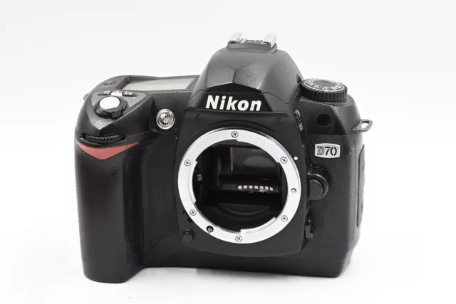 Nikon D70 6.1MP Digital SLR Camera Body [Parts/Repair] #822