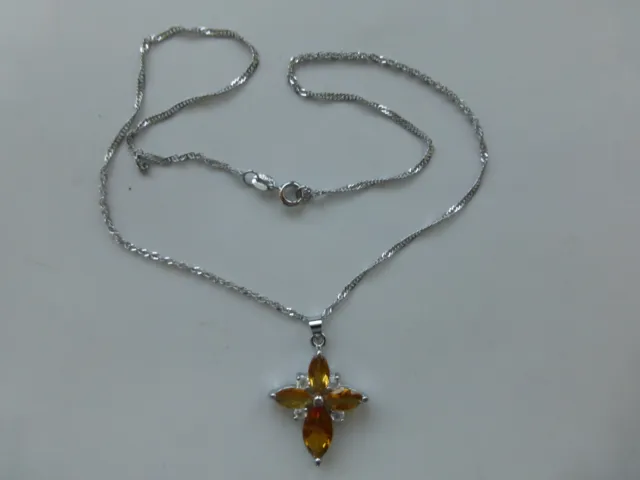 collier fantaisie neuf 4,89gr chaine 46cm,pendent 3x2,2cm