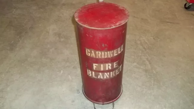 Emergency Fire Blanket Wall Mount Holder Tin Metal Canister Rescue Red Vintage