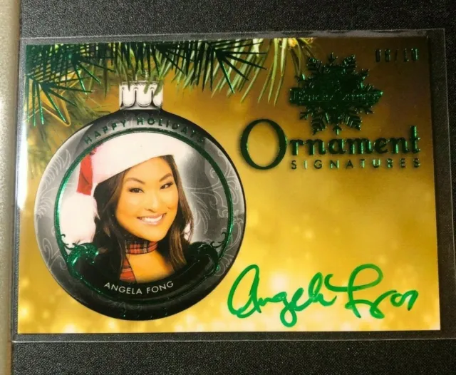 2015 Benchwarmer ANGELA FONG Holiday ORNAMENT Green Auto/10 WWE Diva - BC Lions