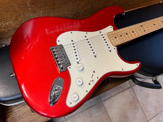 2002 Fender American Standard Stratocaster Maple Neck Candy Apple Red 2002 Fender American Standard Stratocaster Maple Neck Candy Apple Red
