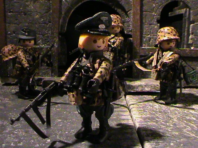 PLAYMOBIL CUSTOM OFFICIEL Waffen Green Division  Europe 1944 Ref 0601 287195353053
