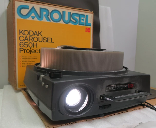 Proyector deslizante Kodak Carousel 650H años 80 con control remoto y bandeja 140