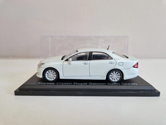 Mini voiture noire Kyosho J-Collection 1/43 Toyota Crown Athlete Late
