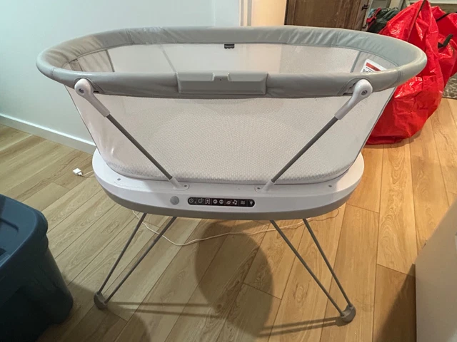 Fisher-Price Luminate Bassinet very gently used 