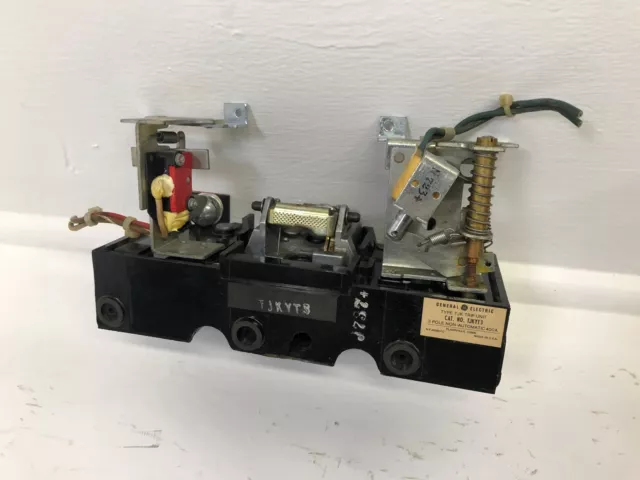 GE TJKYT3 400A Non-Automatic TJK Trip Unit w/ UVR & Aux J Frame General Electric