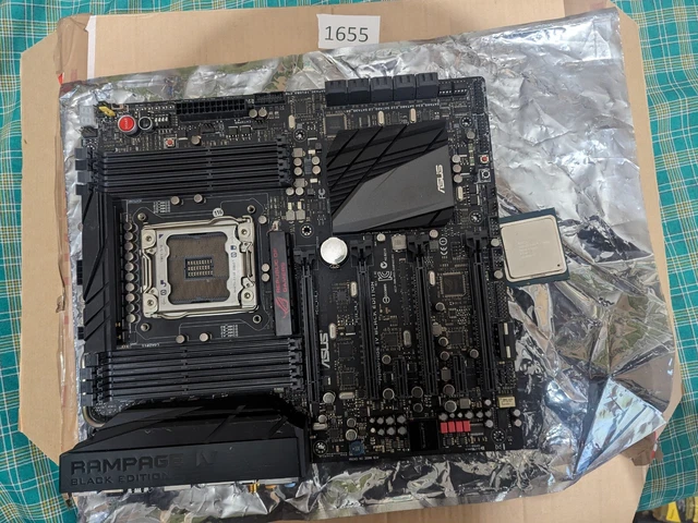 La ASUS ROG Rampage IV Extreme diventa Black La ASUS ROG Rampage IV Extreme diventa Black