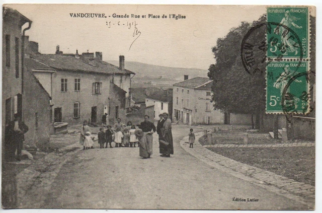 VANDOEUVRE - Meurthe & Moselle - CPA 54 - la grande rue et place de l'église