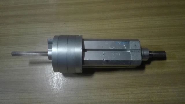 Attuatore lineare rotante FESTO DSL-32-80-270 556516 / #G M1CP 9144