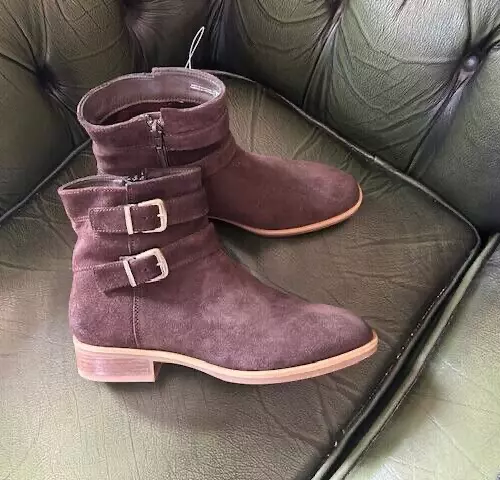 New Pair Of Clarks Ladies Boots In Dark Brown Suede Leather ~ Size 6 ~ Cost £99