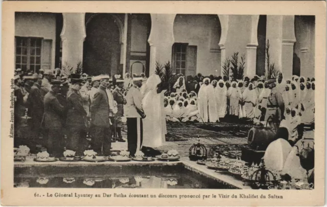 CPA AK General Lyautey au Dar batha listening to the Sultan MOROC (24029)