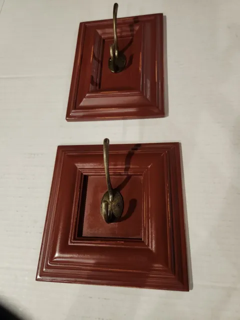 Set Of 2 Wall Hooks In Maroon Frames