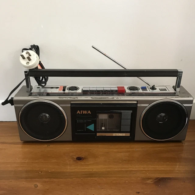 AIWA CS210H BOOMBOX Ghettoblaster Stereo Radio Cassette Recorder