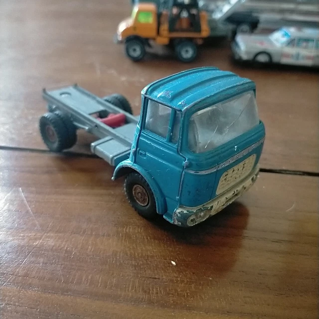 O1-8 DINKY TOYS BERLIET GAK BENNE BASCULANTE FOND A STRIES | O1-8